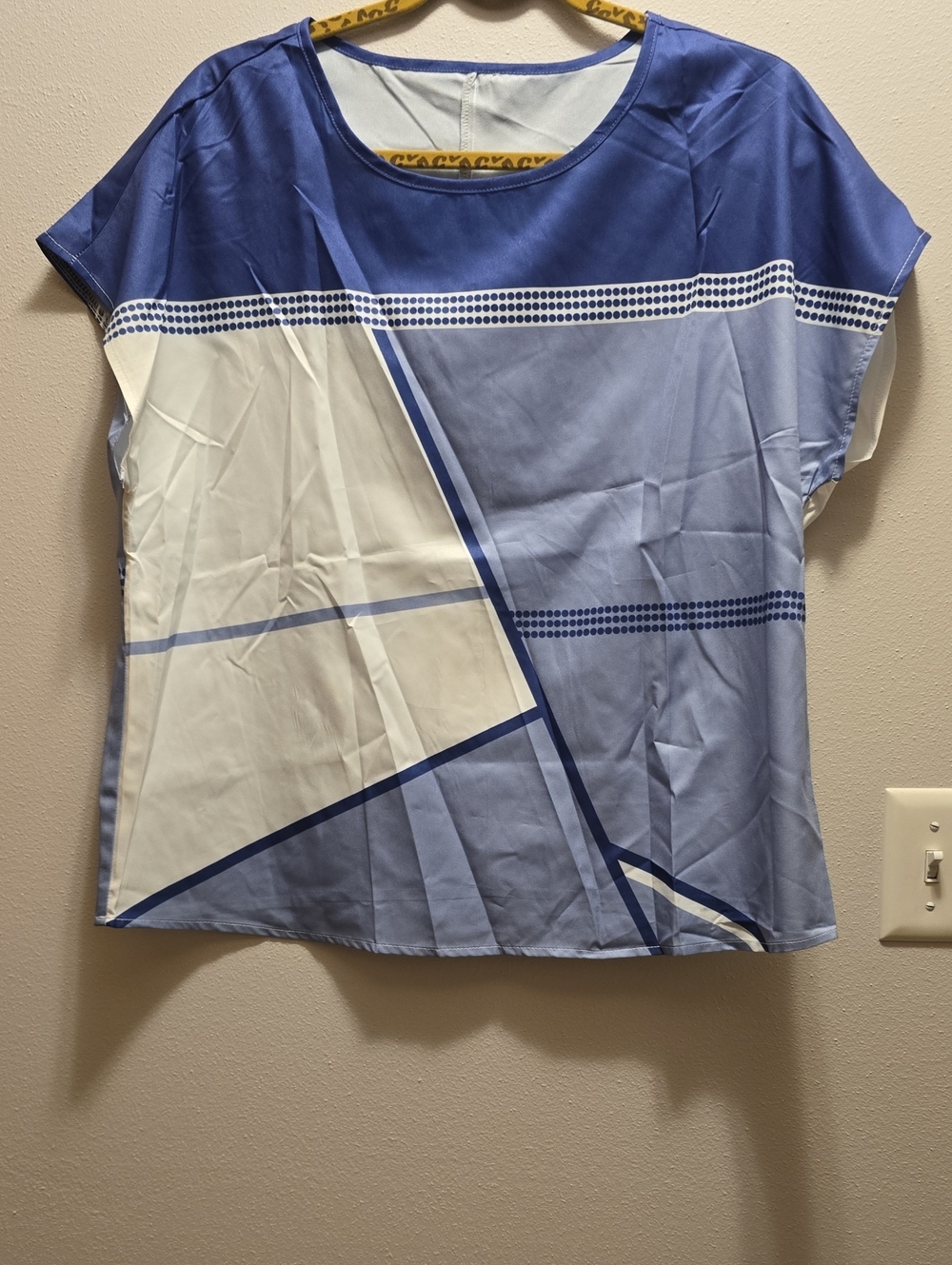 Short Sleeve Geometric Print Blouse in Blue & White